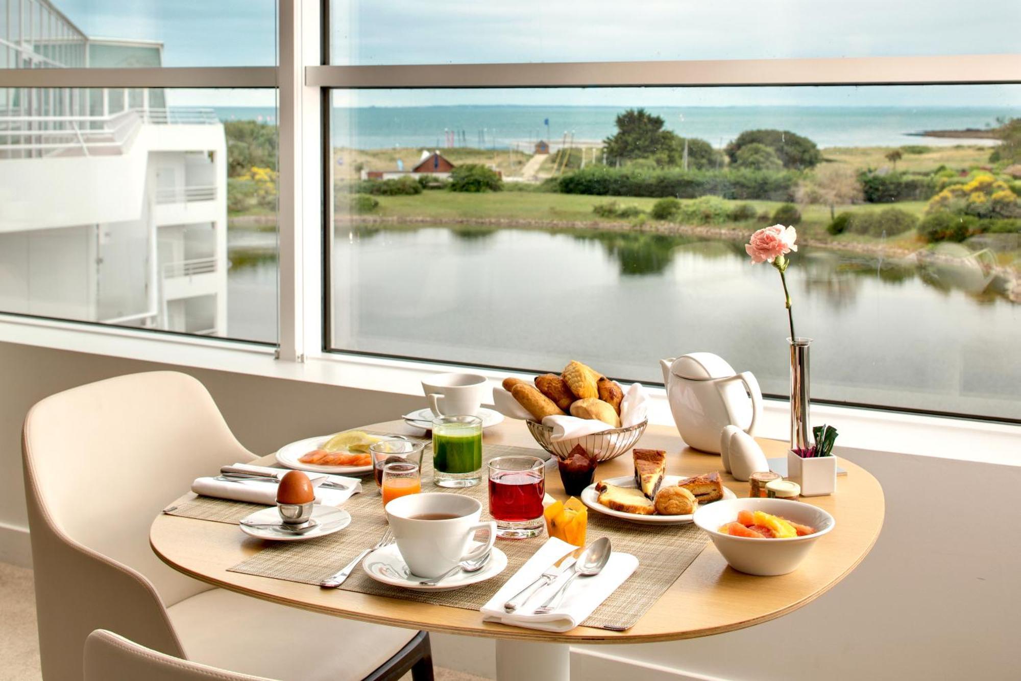 Miramar La Cigale Hotel Thalasso&Spa Arzon Esterno foto