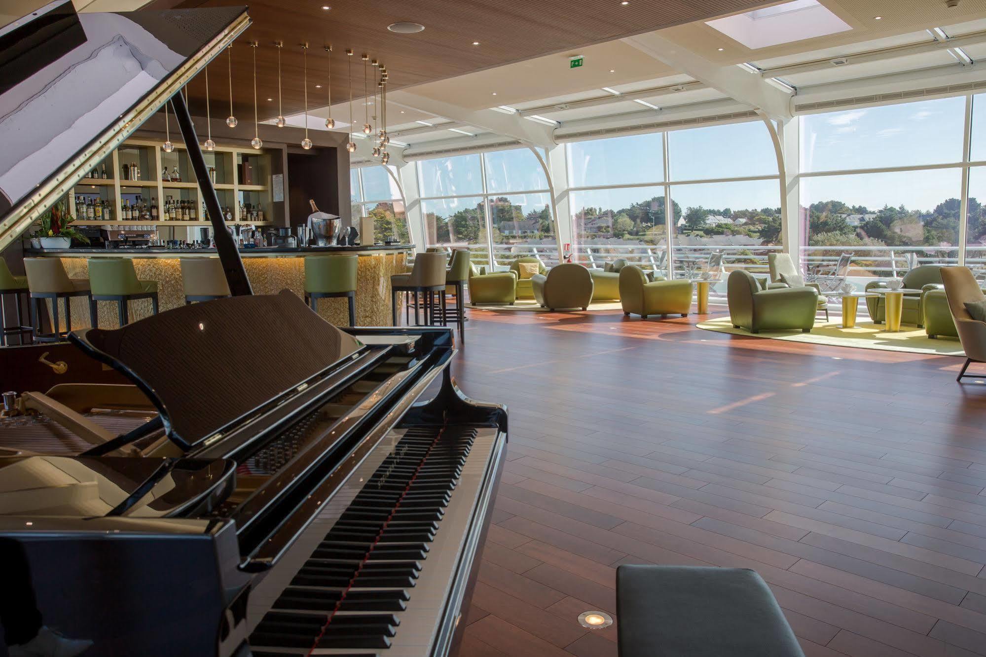 Miramar La Cigale Hotel Thalasso&Spa Arzon Esterno foto
